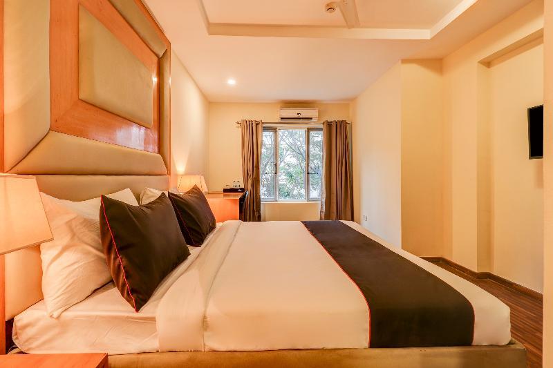 Collection O 30121 The Mayer Hotel Bangalore