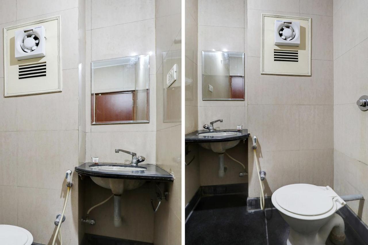 Hotel Oyo 38662 Snt Comforts 3*