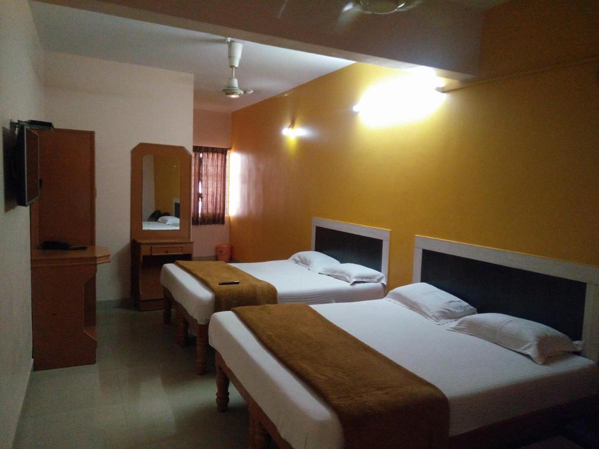 Hotel The Royal Comfort *