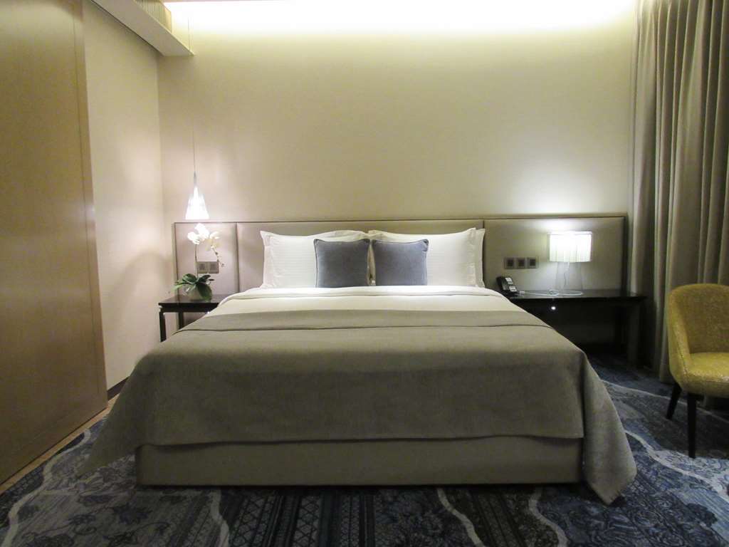 Hotel The Den