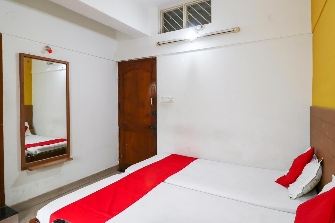 Spot On 49093 Kashyap Boarding & Lodging Spot Hotel 3*