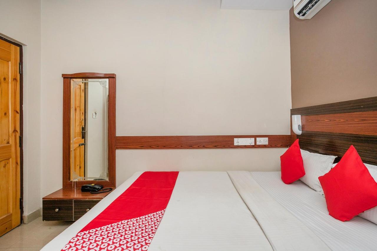 Hotel Oyo 436 Emirates Bangalore