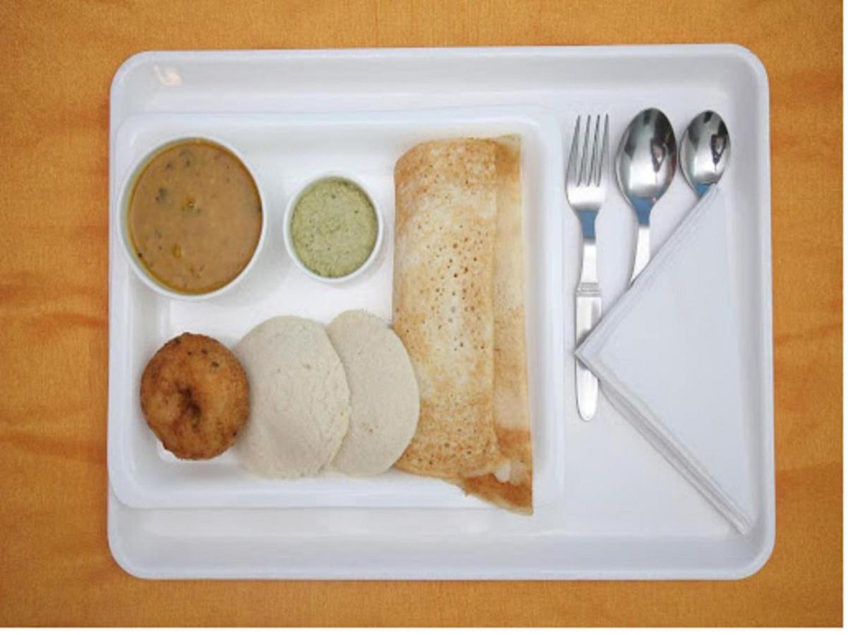 Hotel Oyo 38662 Snt Comforts Bangalore
