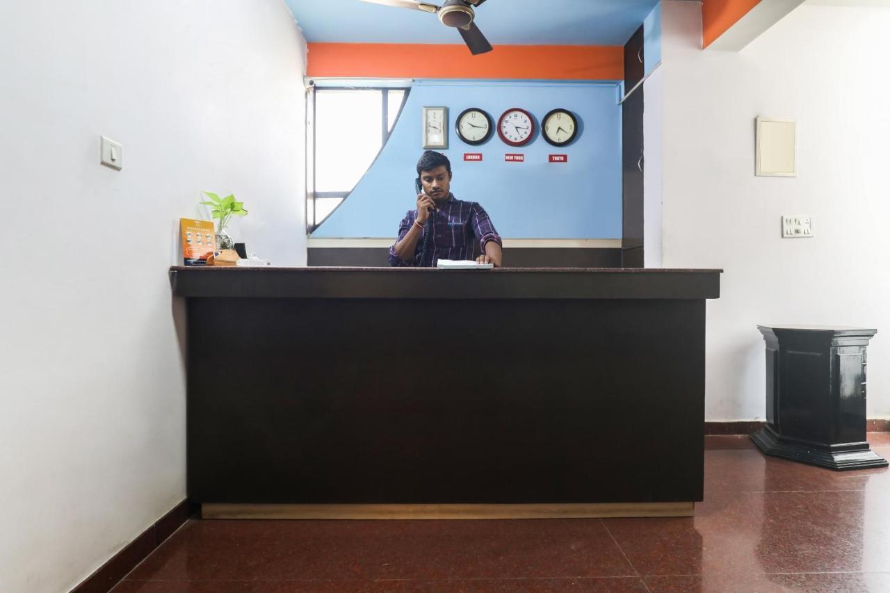 Oyo 29638 Gmr 18 Hotel
