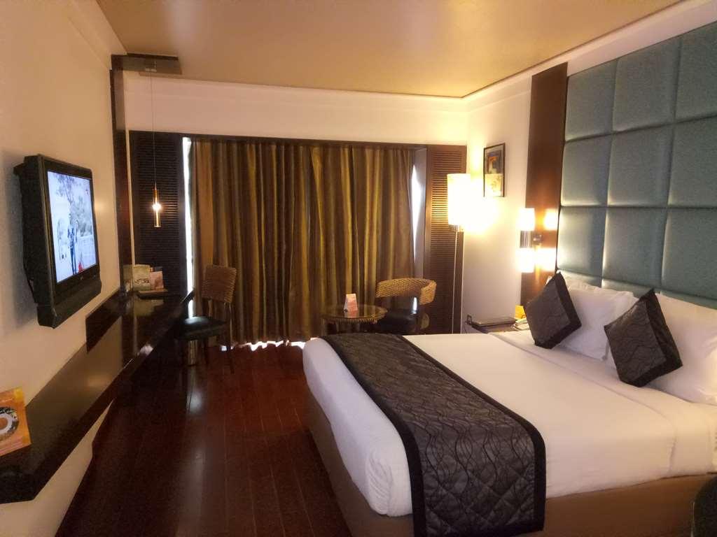 Hotel Iris The Business
