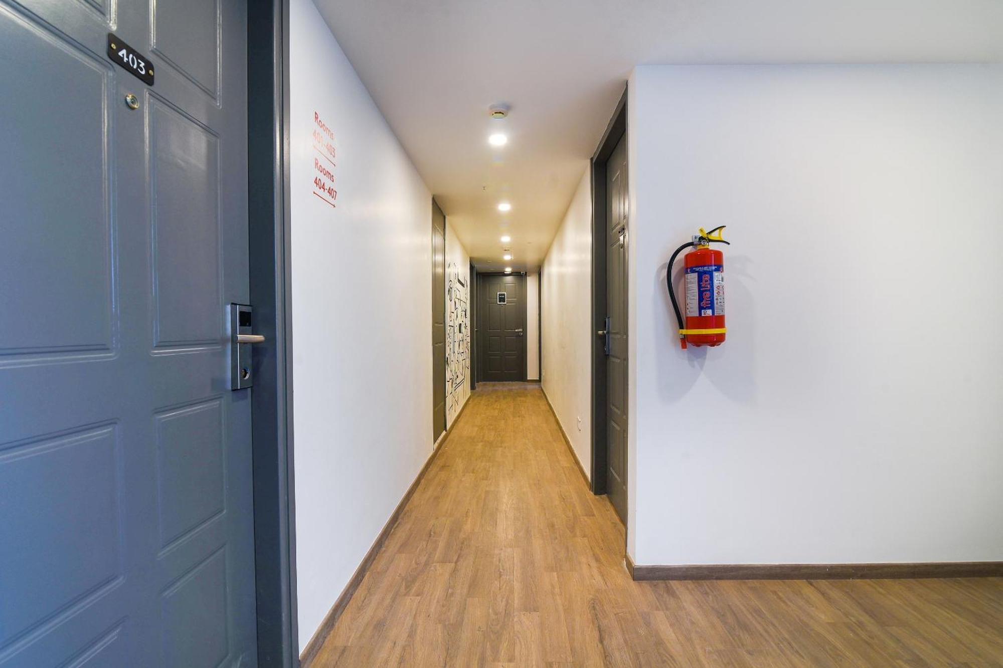 Hotel Oyo Townhouse 255 Indiranagar Double Road Bangalore
