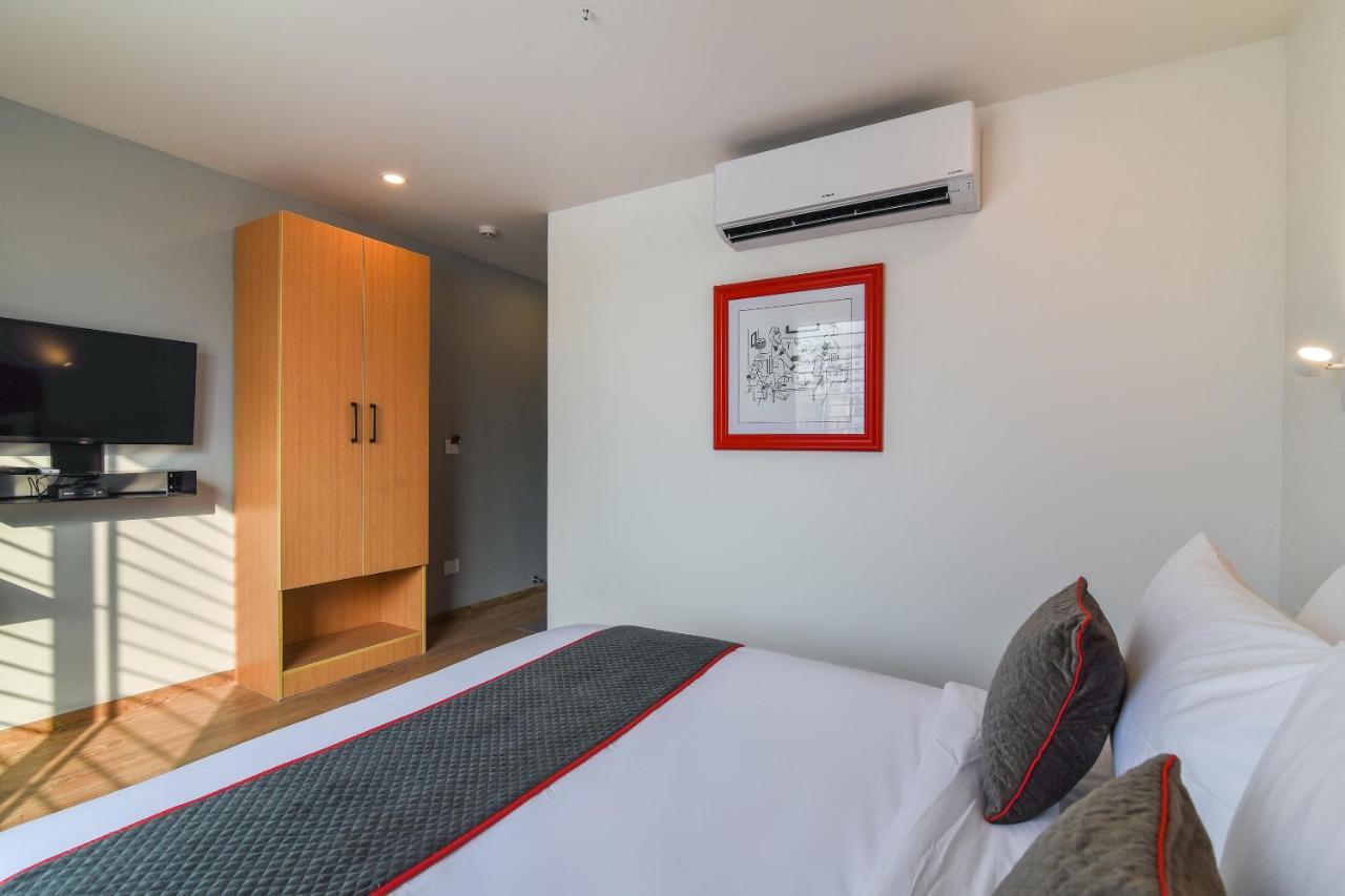 Oyo Townhouse 255 Indiranagar Double Road Hotel Bangalore