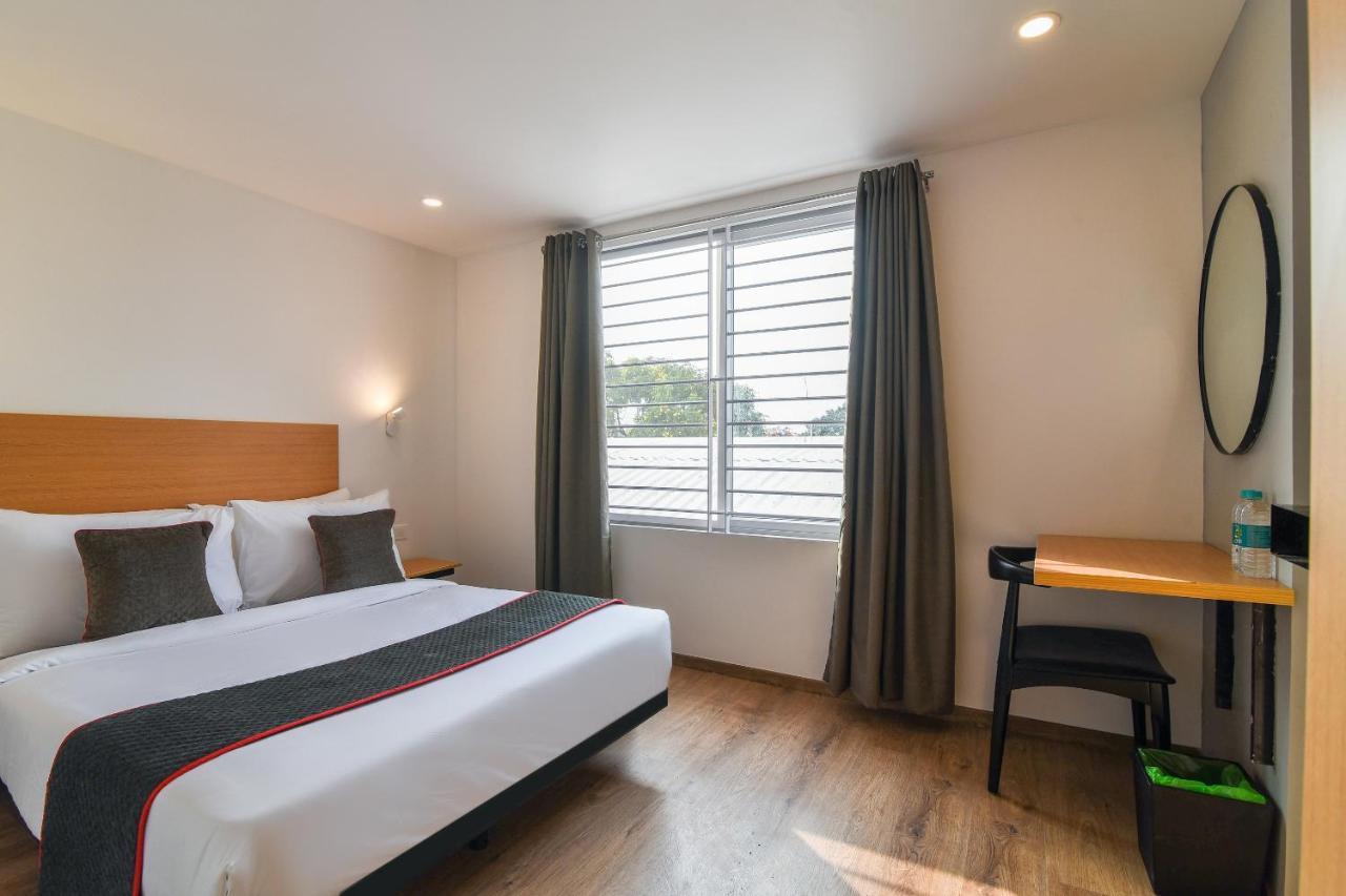 Oyo Townhouse 255 Indiranagar Double Road 3*