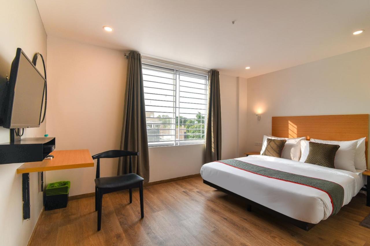 Oyo Townhouse 255 Indiranagar Double Road Hotel 3*