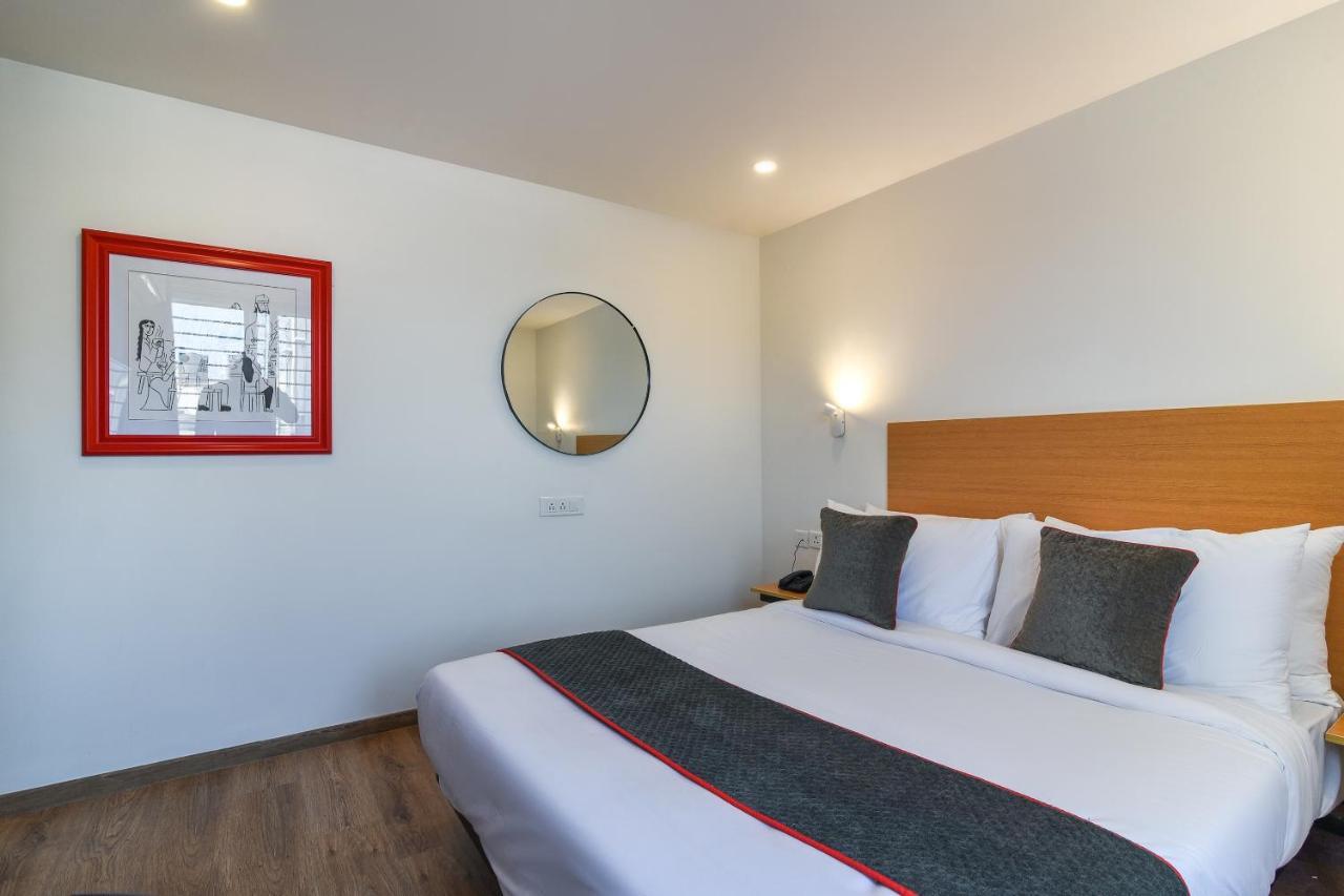 Oyo Townhouse 255 Indiranagar Double Road Bangalore