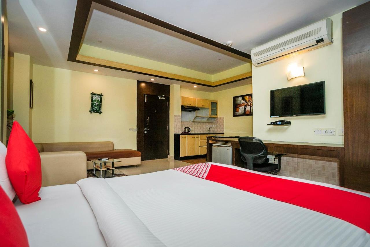 Capital O 3246 The Bouvice Hotel