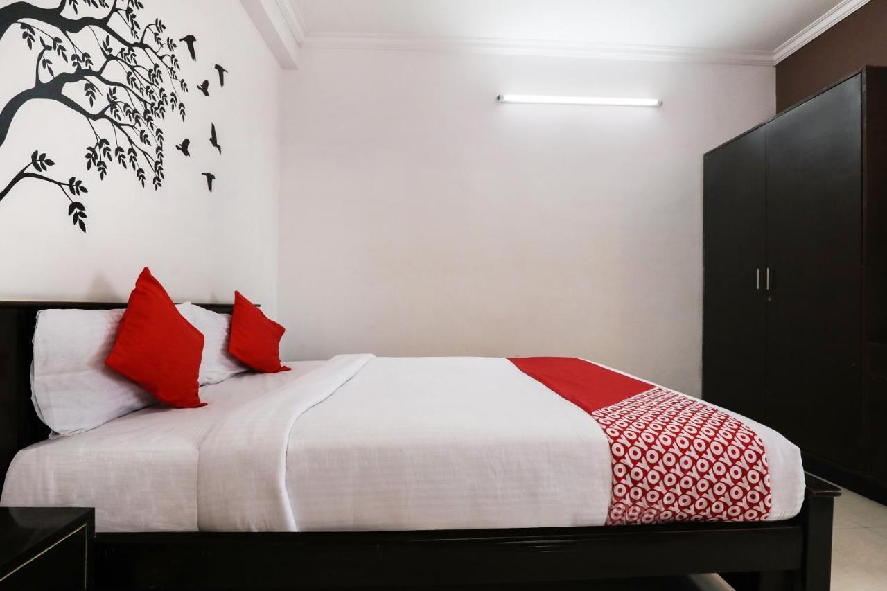 Oyo 29638 Gmr 18 Hotel