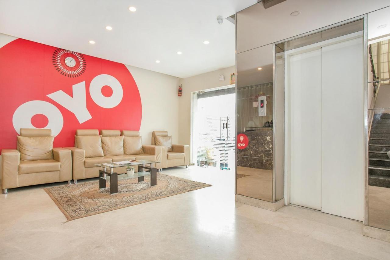 Oyo 24093 Kp Suits Hotel