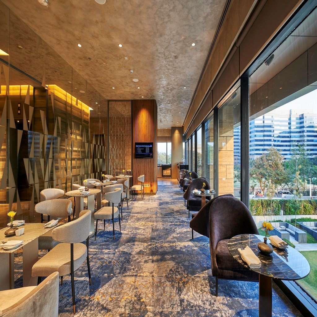 Hotel The Den *