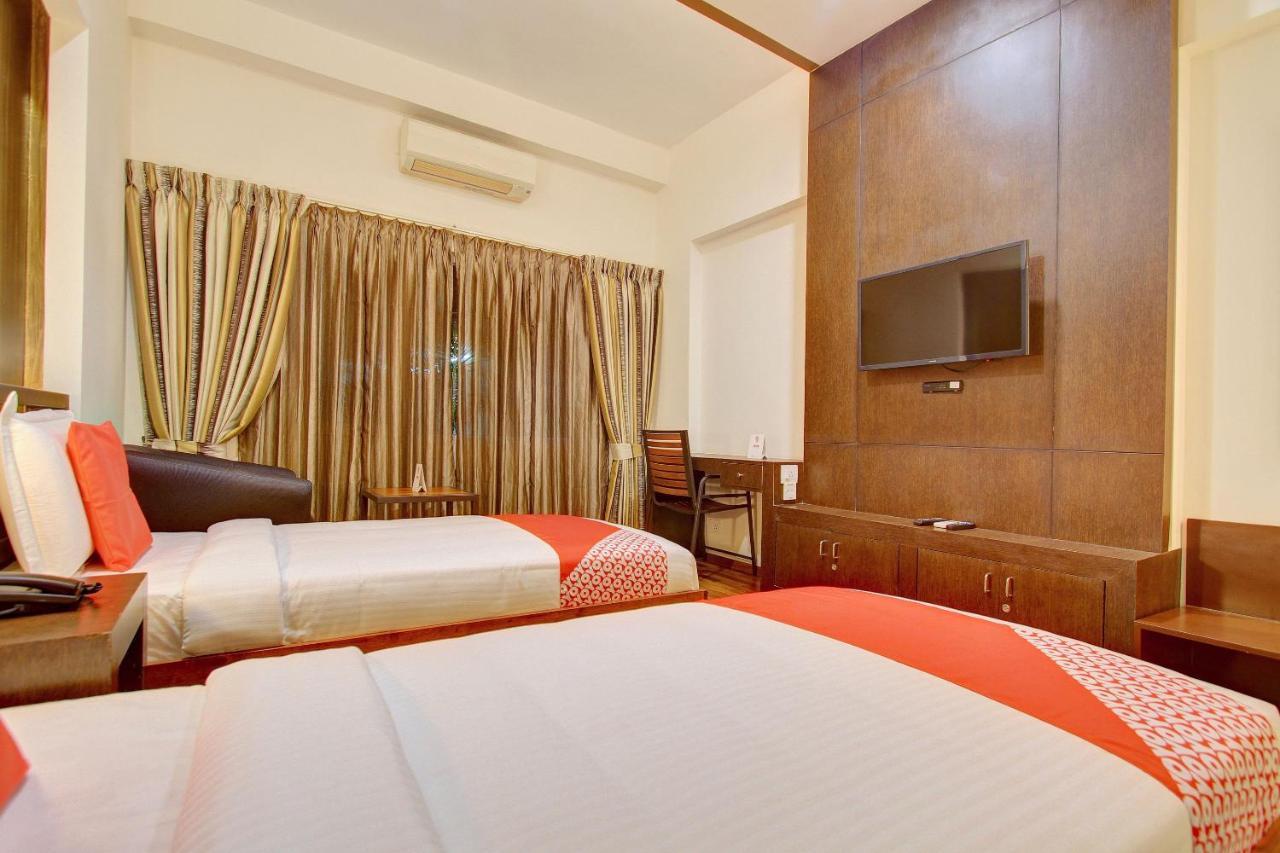 Capital O 13090 Astor Hotel 3*