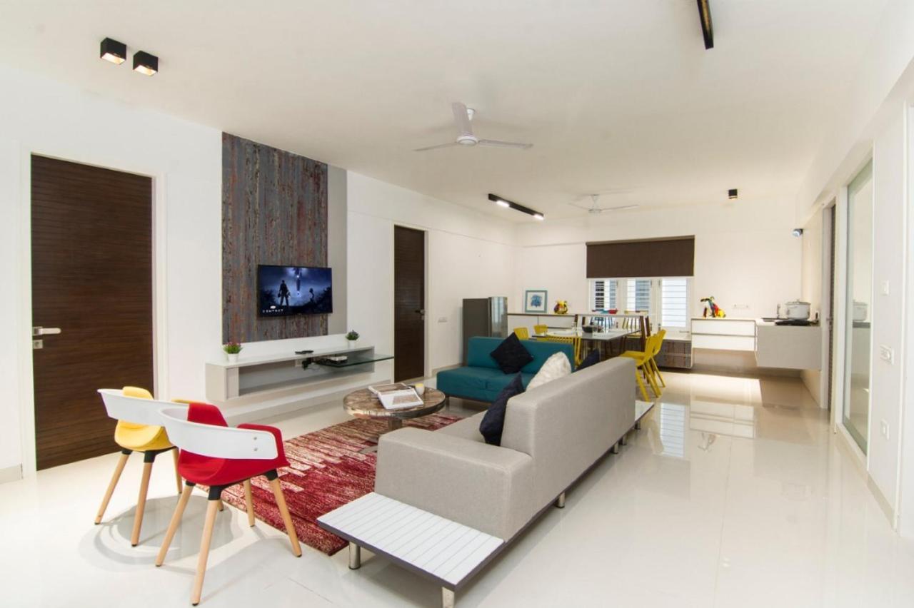 Hotel Flamingos Service Bangalore