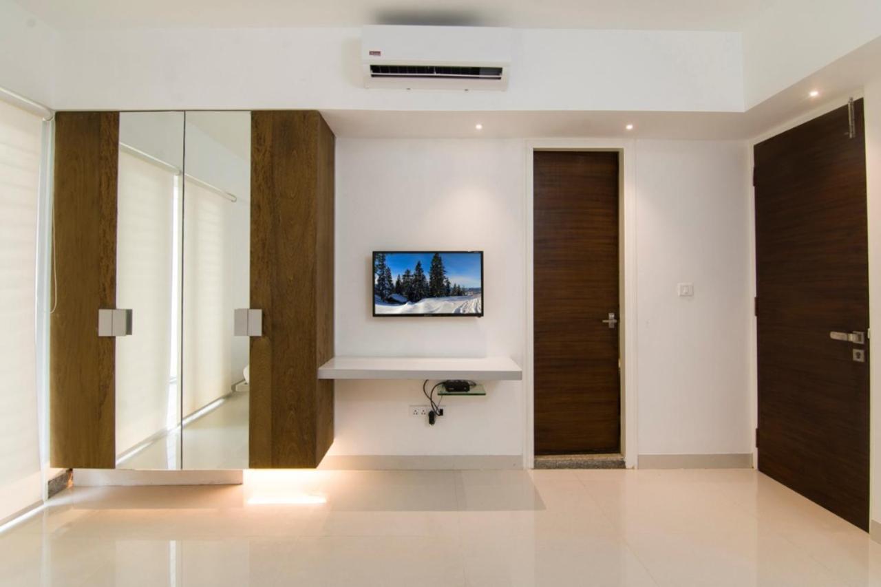 Hotel Flamingos Service Bangalore