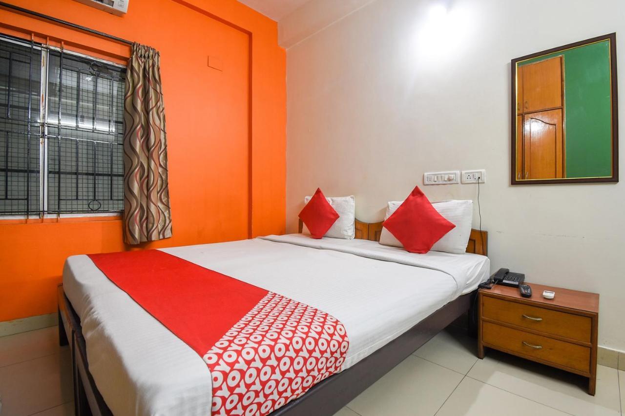 Hotel Super Oyo Exotica Near Ragigudda Sri Prasanna Anjaneyaswamy Temple 3*