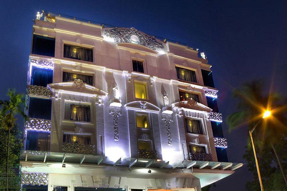 La Marvella, Hotel