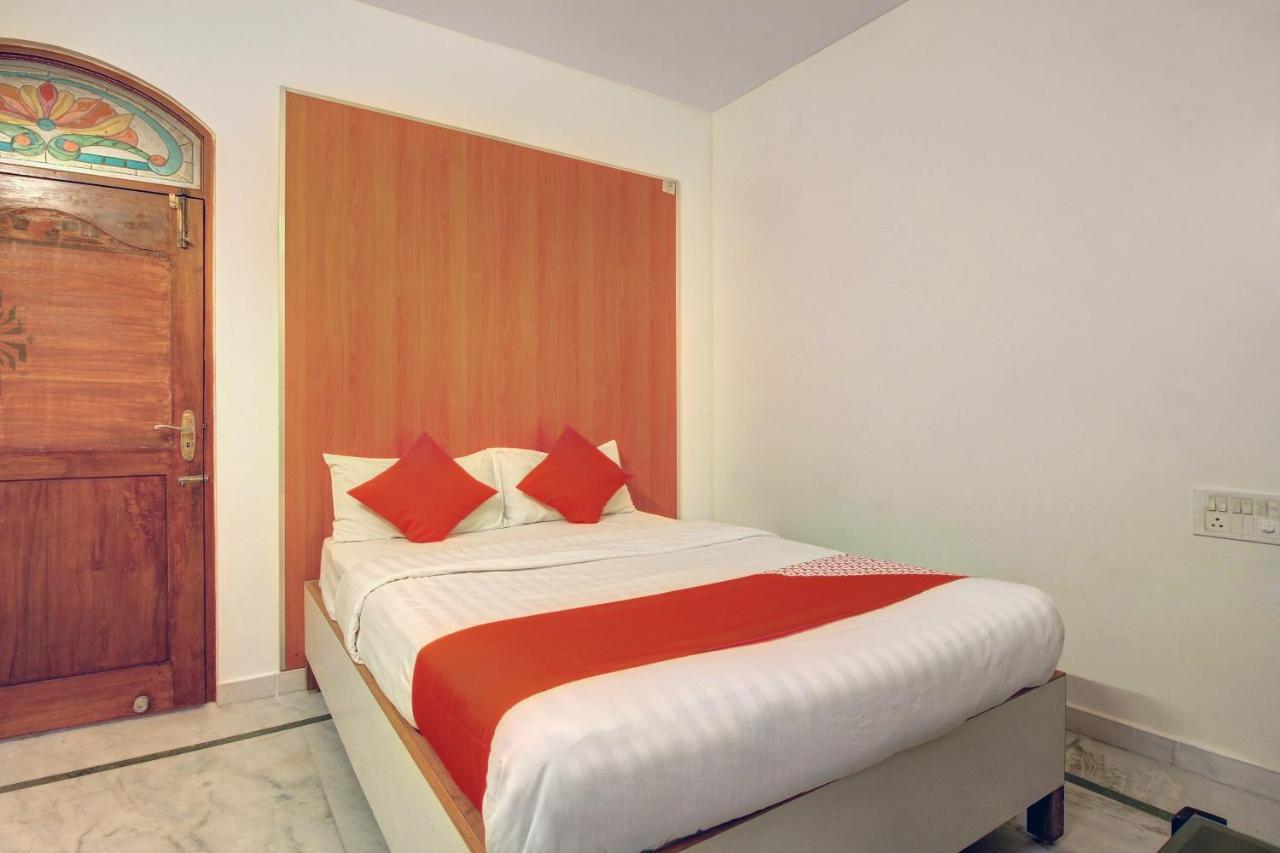 Hotel Oyo 37916 Paradise Business 3*
