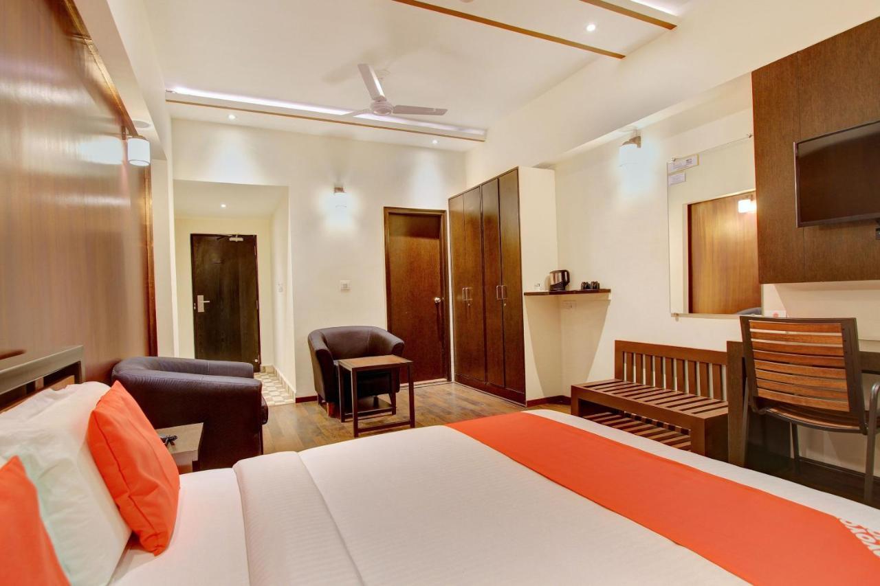 Capital O 13090 Astor Hotel 3*