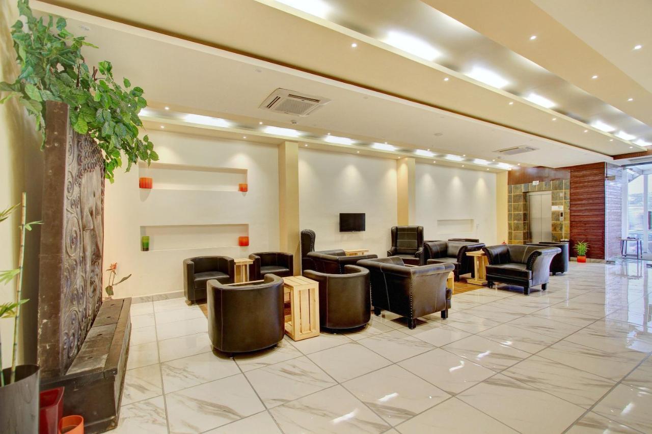 Capital O 13090 Astor Bangalore