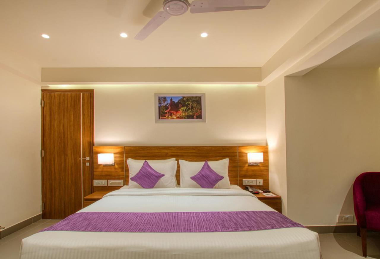 Lilac Hotel, 5th Block 3* Bangalore