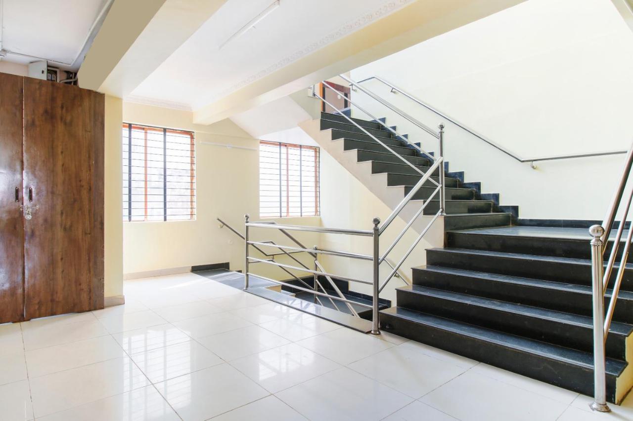 Capital O 71729 Lucky Hotel 3*