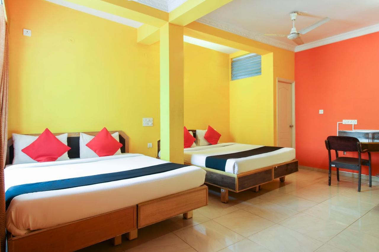 Capital O 71729 Lucky Hotel