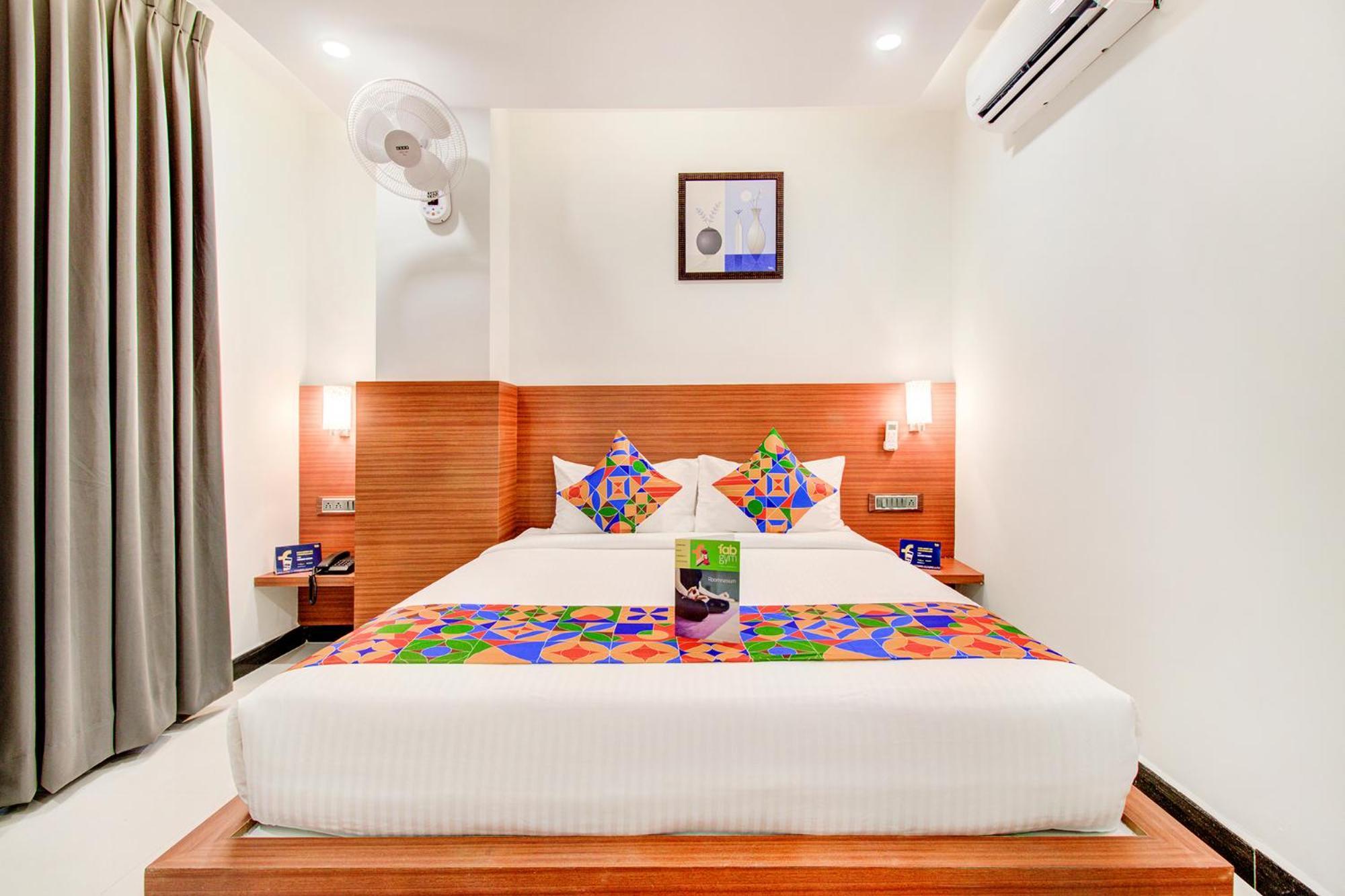 Fabhotel The Royal - Nr Gopalan Innovation Mall
