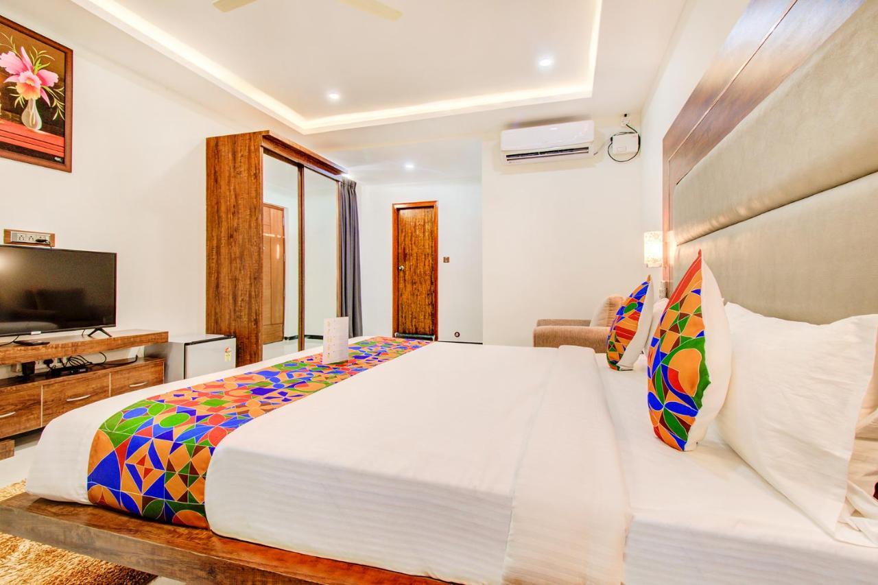 Fabhotel The Royal - Nr Gopalan Innovation Mall Hotel