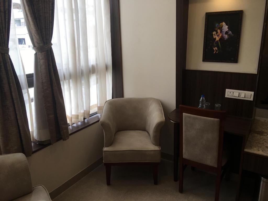 Hotel Corporate Park In *