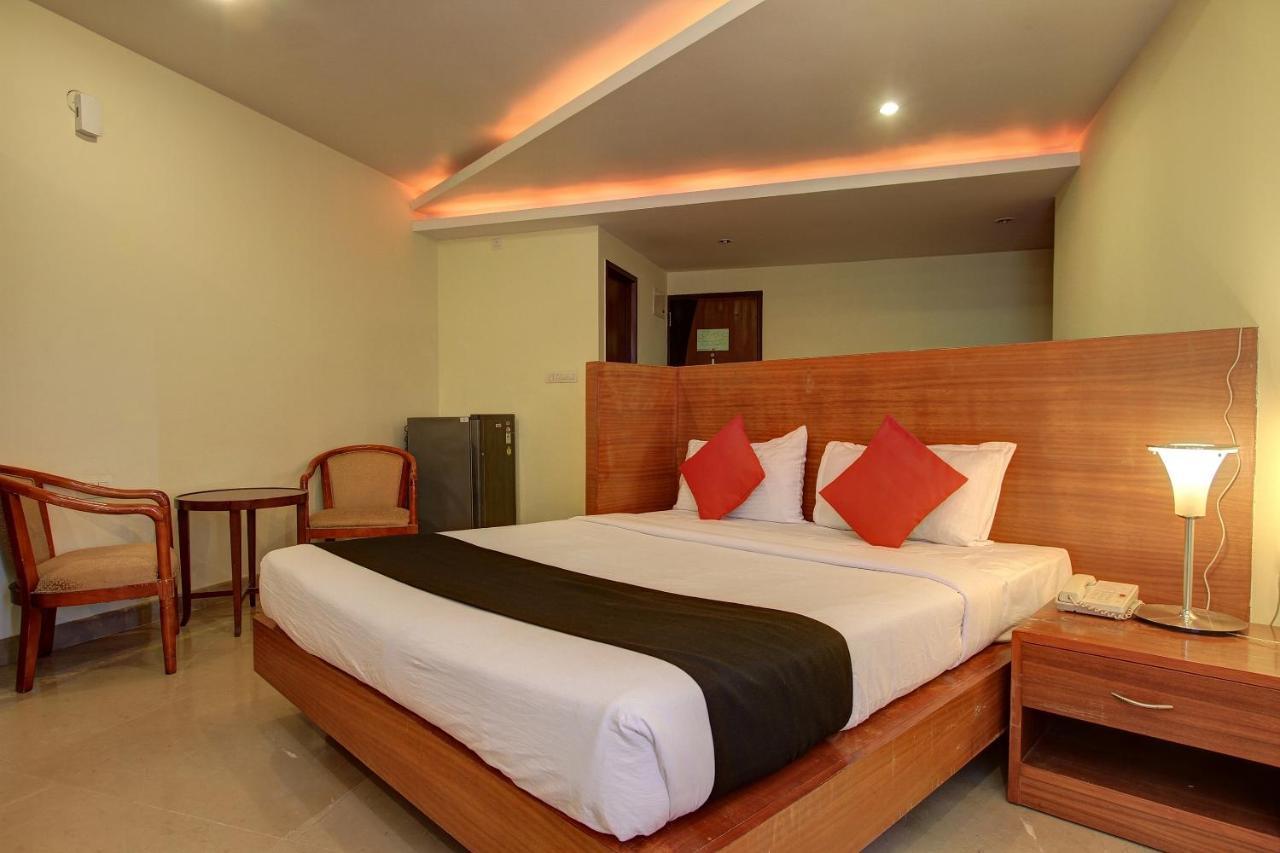 Collection O Sri Sai Palace Hotel 4*