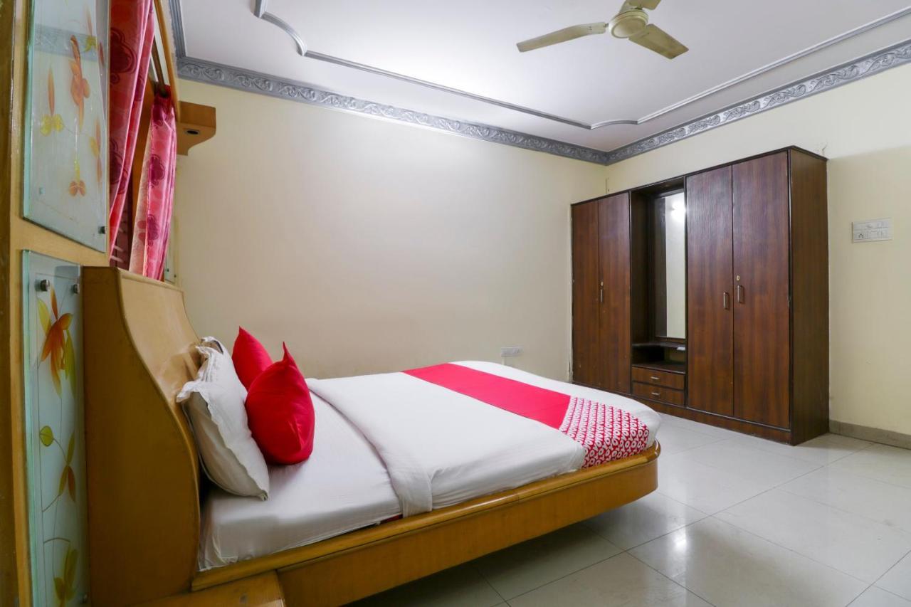 Hotel Oyo 71675 New Aishwarya Comforts 3*