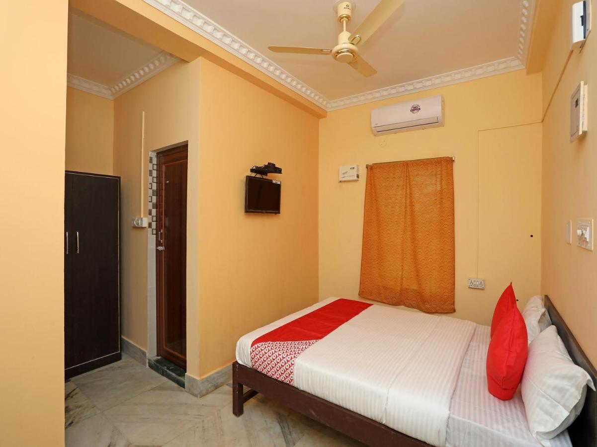Hotel Vaccinated Staff - Oyo 72492 A K Residency
