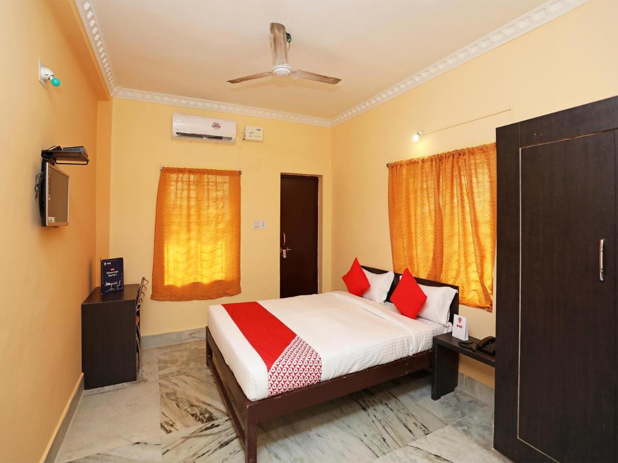 Hotel Vaccinated Staff - Oyo 72492 A K Residency 3*