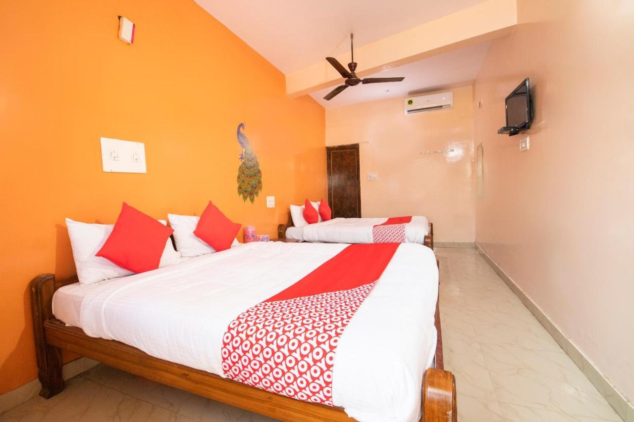 Oyo 68852 M.r Hotel Bangalore