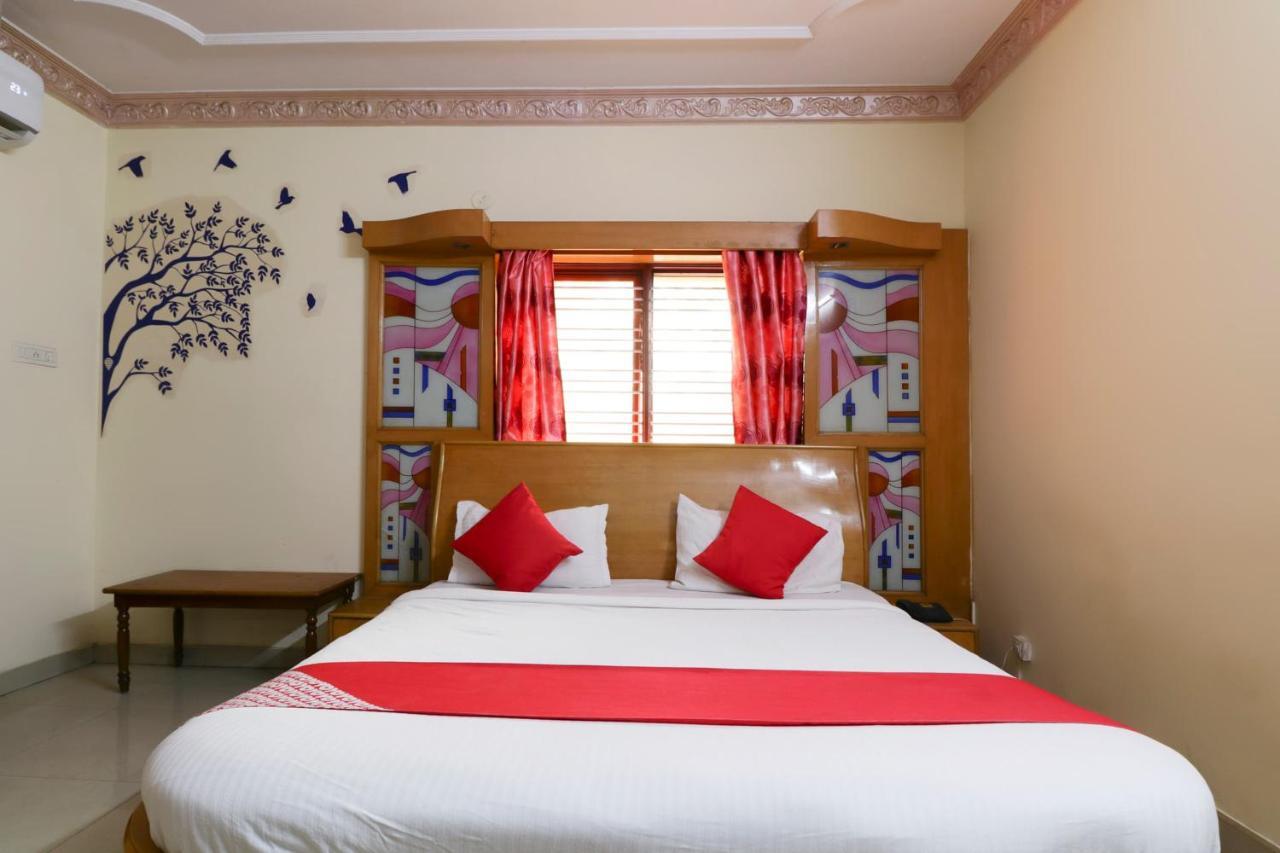 Oyo 71675 New Aishwarya Comforts Hotel Bangalore