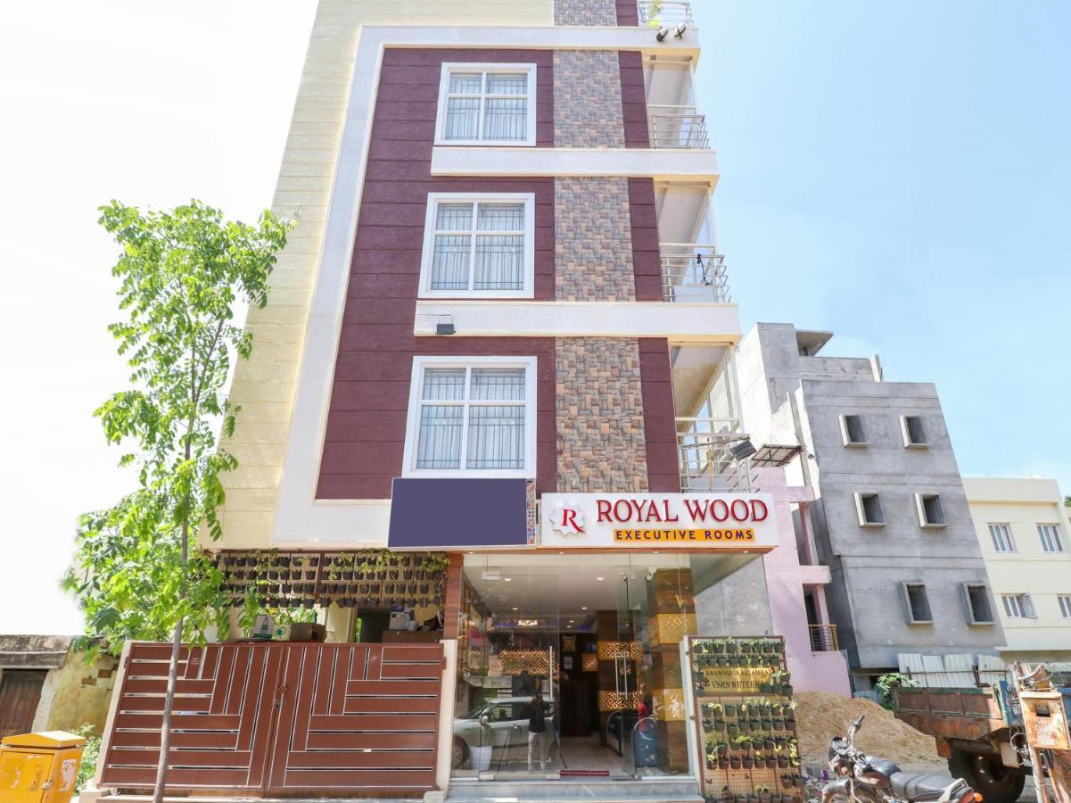 Oyo 36197 Royal Wood 3* Bangalore