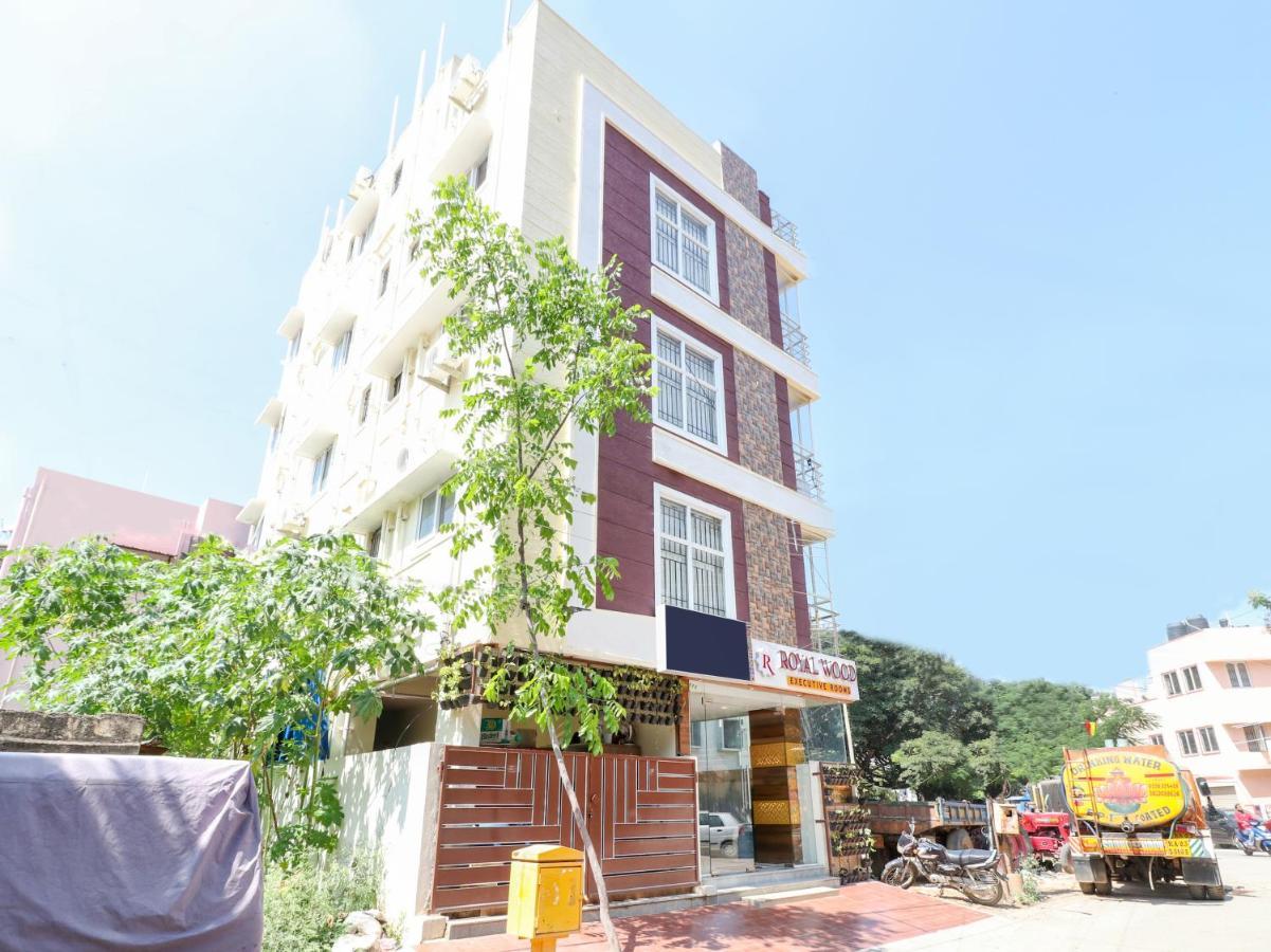 Oyo 36197 Royal Wood Hotel