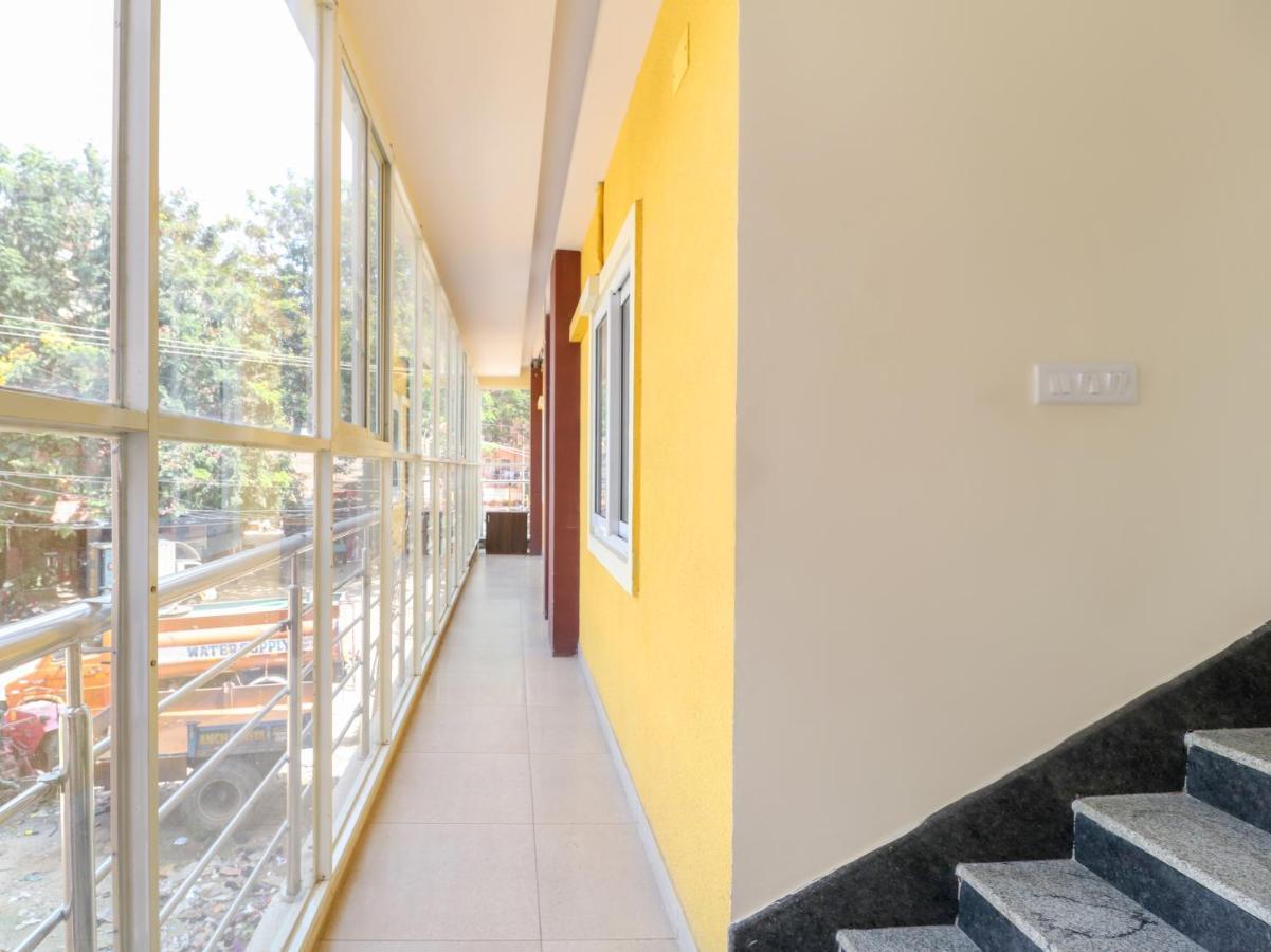 Hotel Oyo 36197 Royal Wood 3*