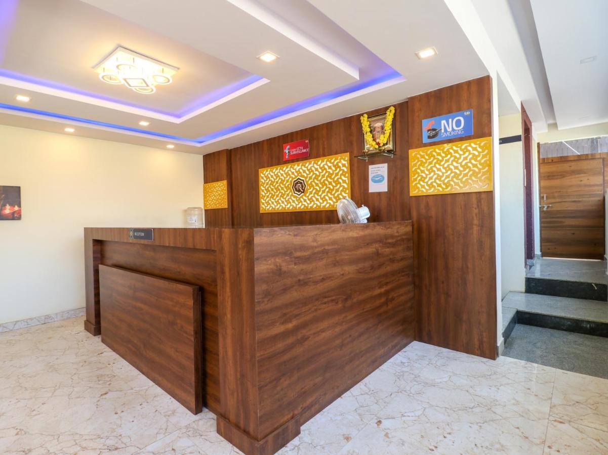 Oyo 36197 Royal Wood Hotel 3*