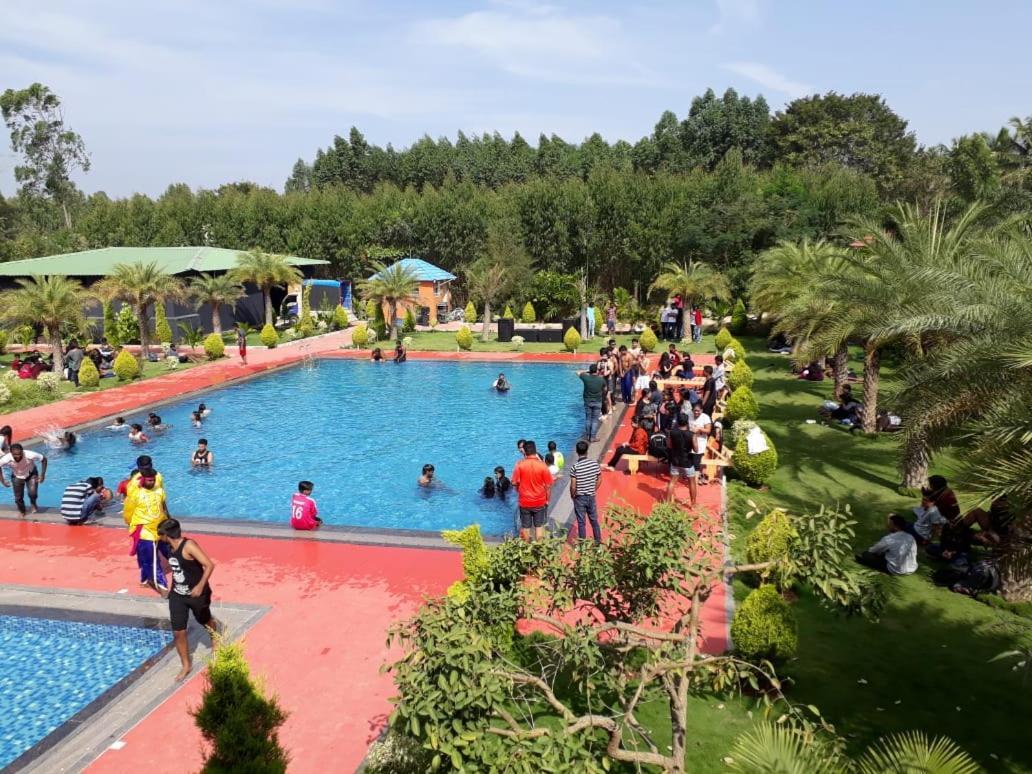 Resort Lake Side *