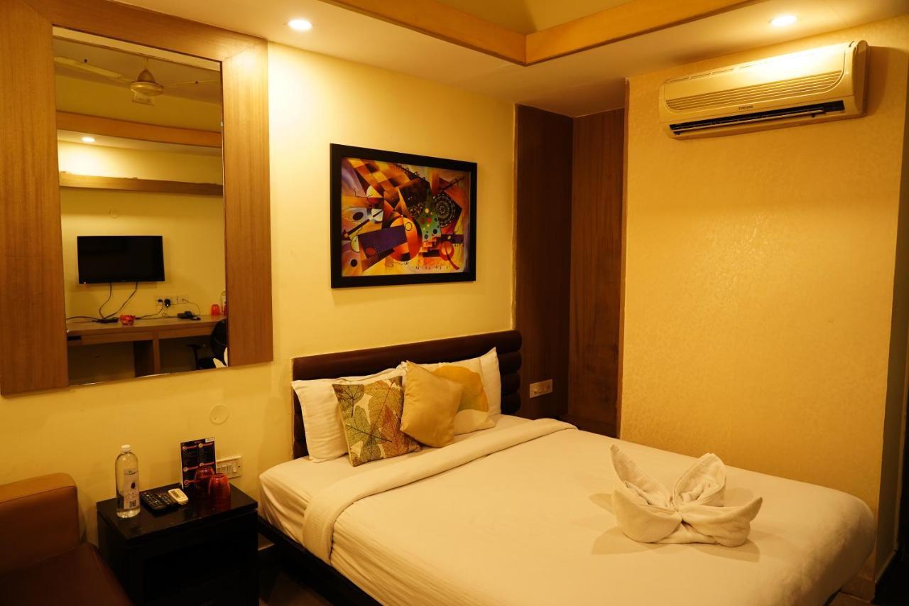 Capital O 3246 The Bouvice Hotel