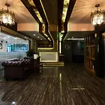 Hotel Monarch International