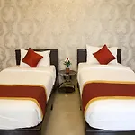 Oyo 8737 King Suites