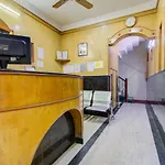 Spot On 75643 Golden Guest House