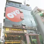 Oyo 13594 Mathrushree Residency
