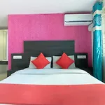 Oyo 13594 Mathrushree Residency