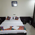 Westernsuites Hotel / Spa